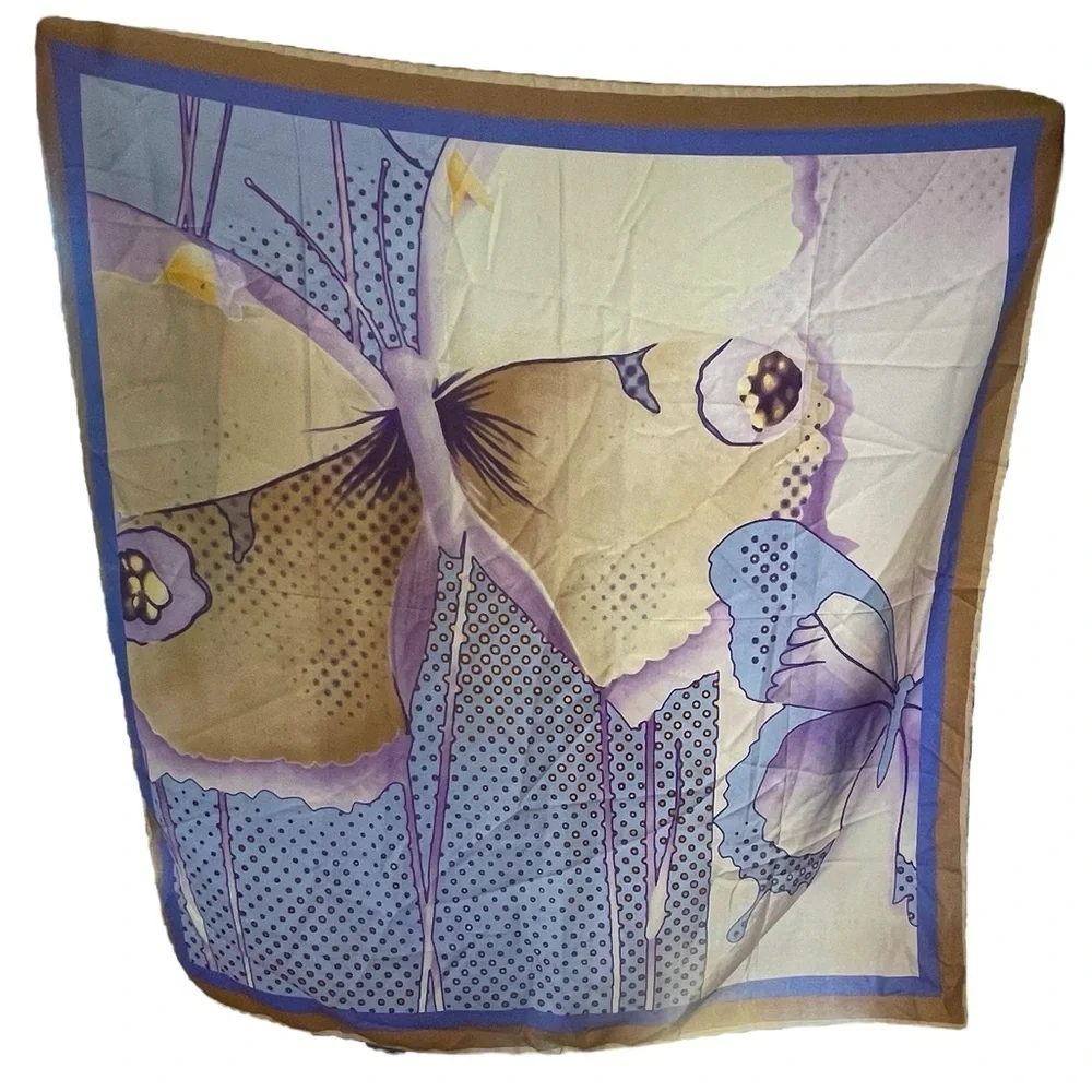 🤍🦋Nordstrom Beige and Cream Pure Silk Scarf with butterfly image. Perfection!